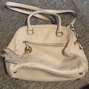White Michael Kors bag with handles or shoulder strap